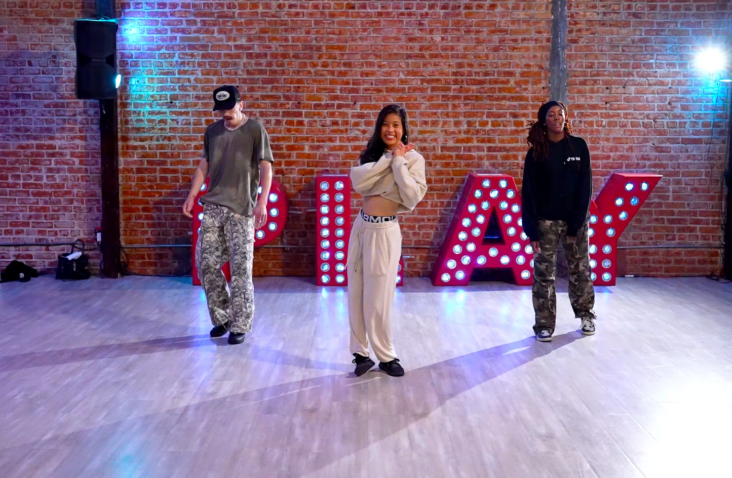 Chris Brown - Need You Right Here - Group 20