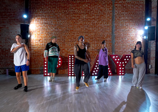 Justin Bieber - Wait For a Minute - Group 12