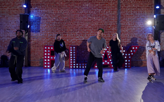 Chris Brown - One Call Away - Group 1