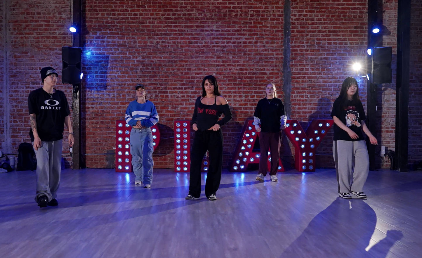 Chris Brown - One Call Away - Group 4
