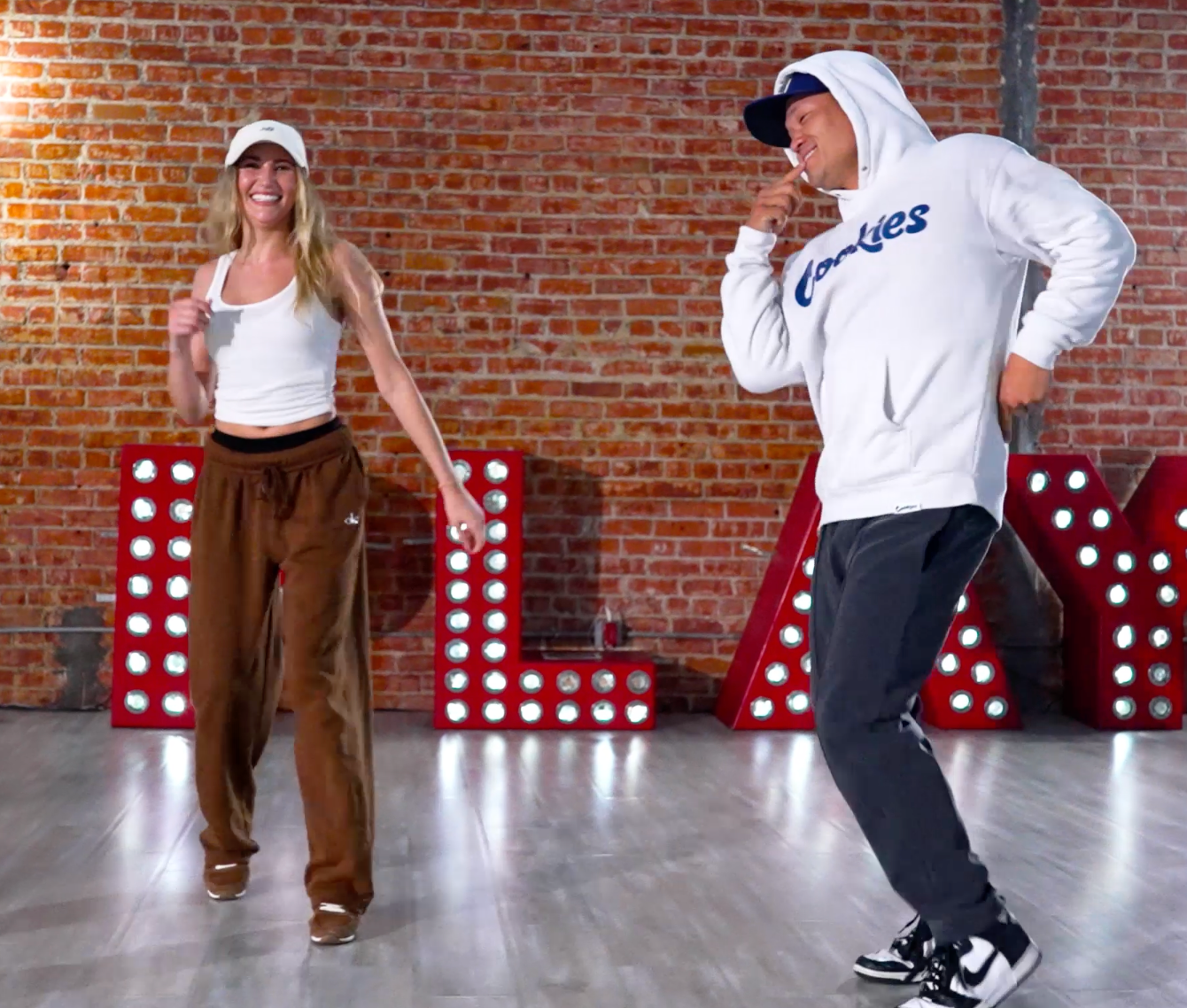 Outkast - The Way You Move - Group 7