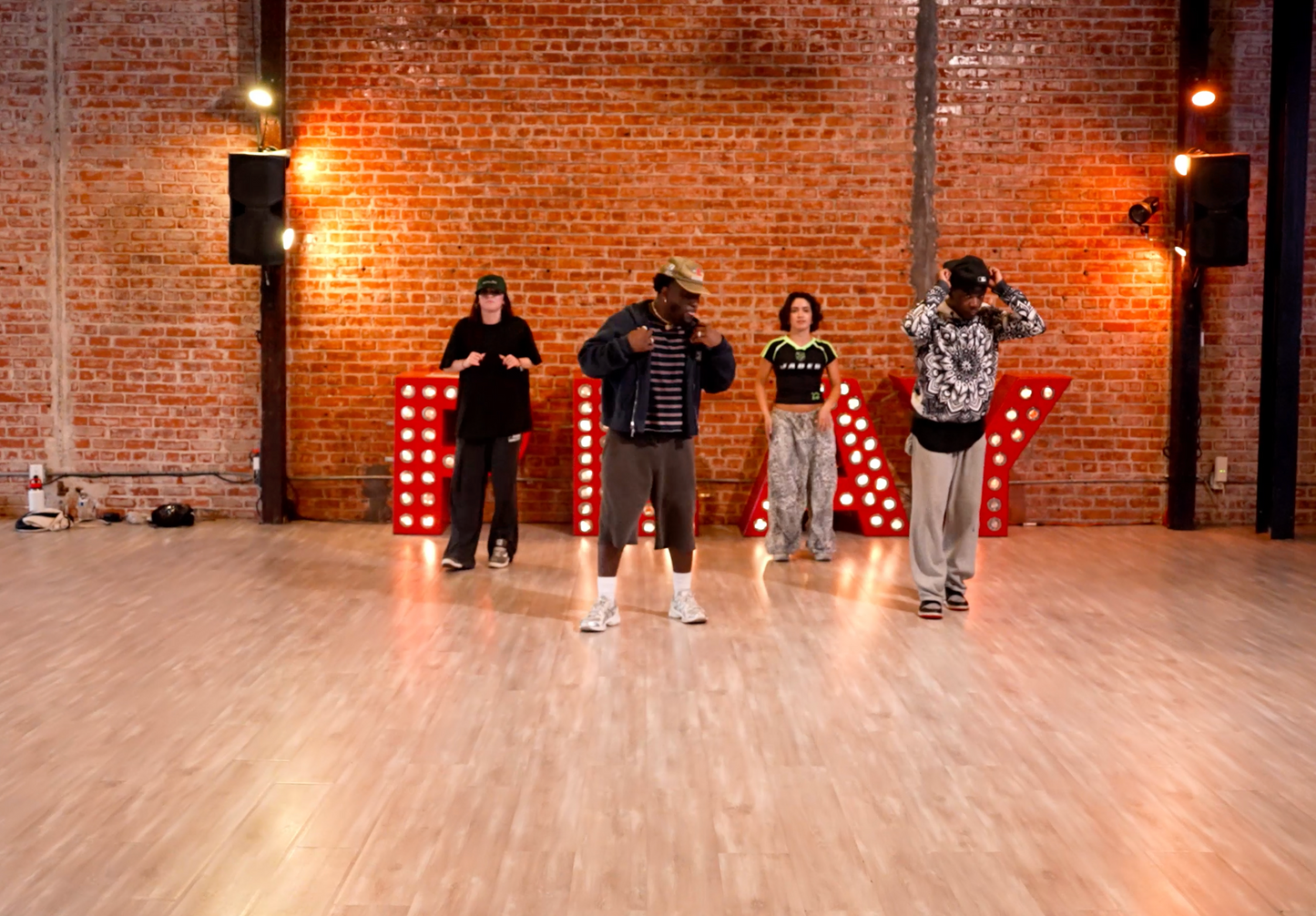 Chris Brown - Picture Me Rollin - Group 4