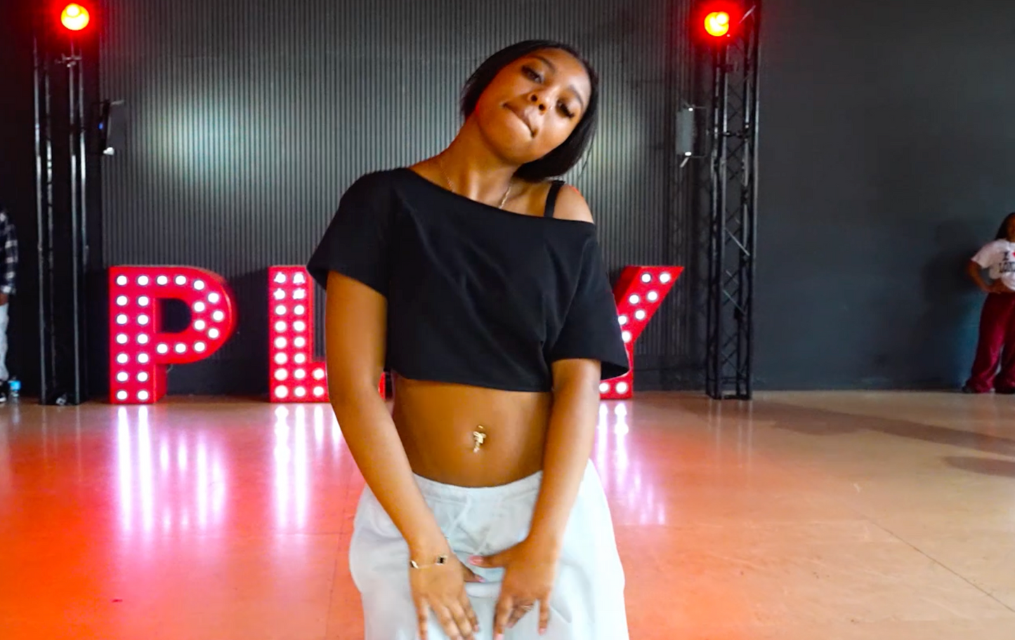 New Flame - Chris Brown - Group 8