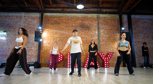 Michael Jackson - PYT - Group 8