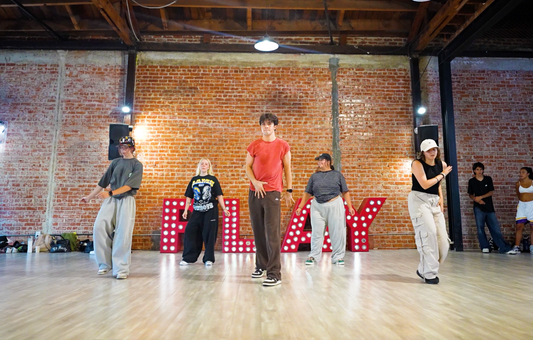 Michael Jackson - PYT - Group 10