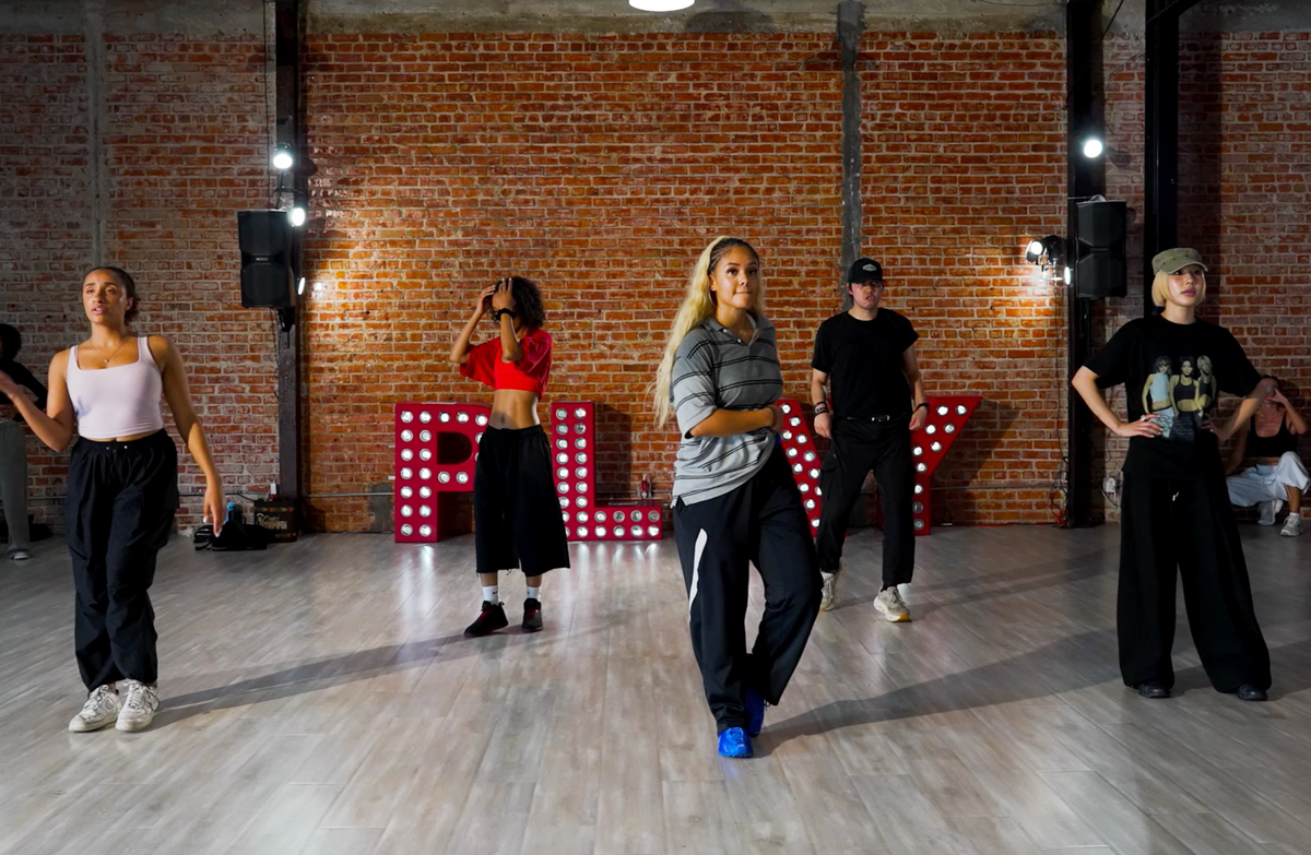 HEAT - CHRIS BROWN - GROUP 10